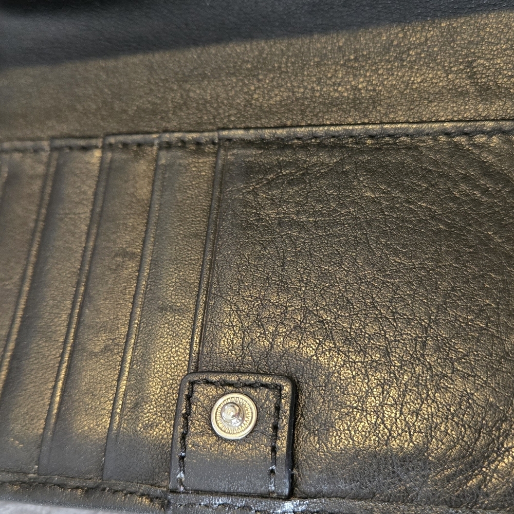 Vintage Coach Black Leather Folded Wallet - Picture 5 of 7